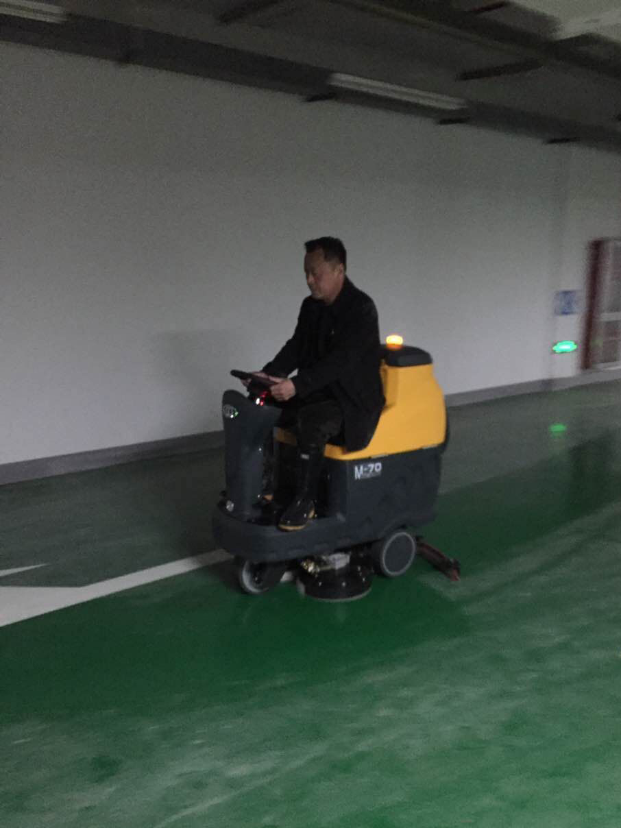 M70使用于小區地下停車場.jpg