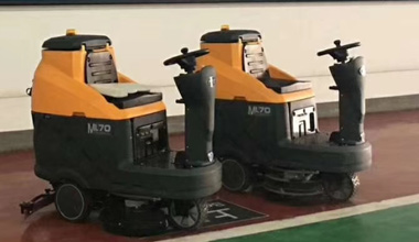 ML70駕駛式洗地機(jī)服務(wù)于合肥客運(yùn)中心站