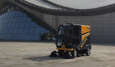 C200道路清掃車(chē)服務(wù)于合肥濱湖會(huì)展中心